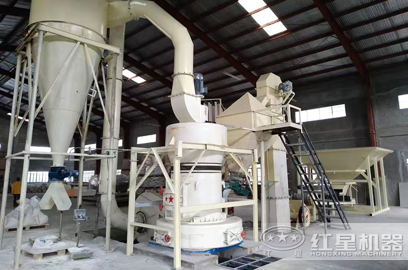 磨粉機(jī)現(xiàn)場 磨粉機(jī)現(xiàn)場